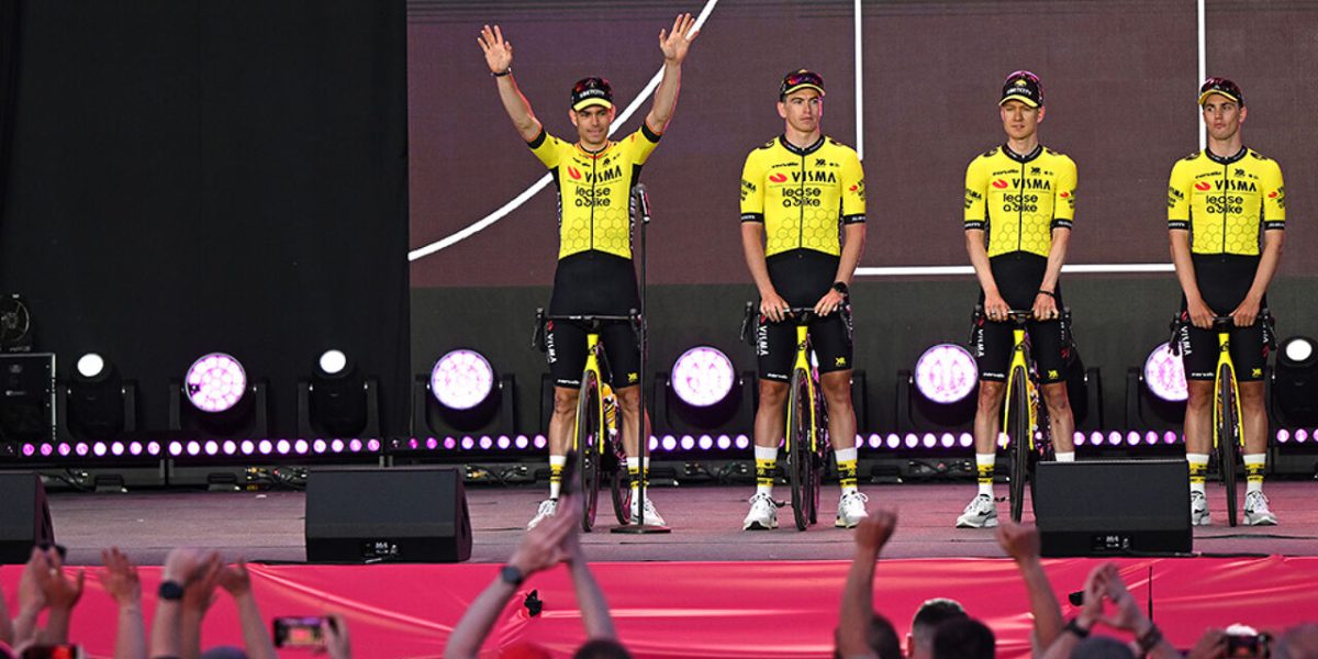 Van Aert vindt zijn laat Giro-debuut "zonde", favorieten blikken vooruit: herbeleef de ploegenvoorstelling