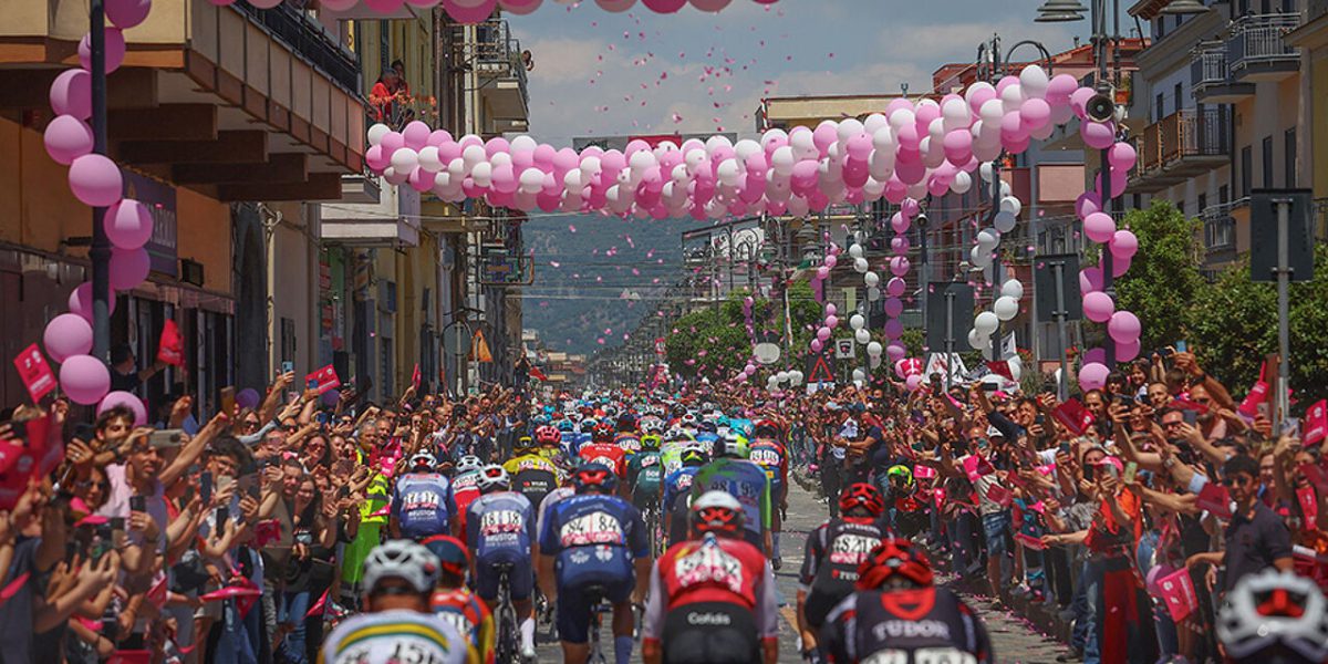 Kwart van Sporza-surfers gelooft in roze Wout van Aert vanavond, maar topfavoriet is een oude bekende