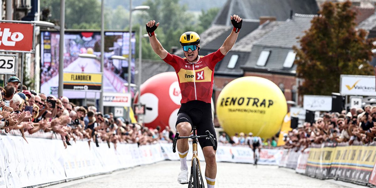 Jonas Abrahamsen zet Belgische veroveringstocht voort met winst in de Muur Classic Geraardsbergen
