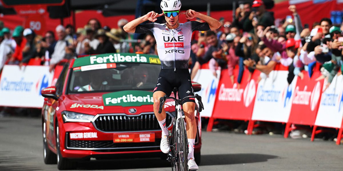 Juan Ayuso maakt zijn snipperdag goed met straf nummertje in de Vuelta, goed voor 3 op een rij voor UAE