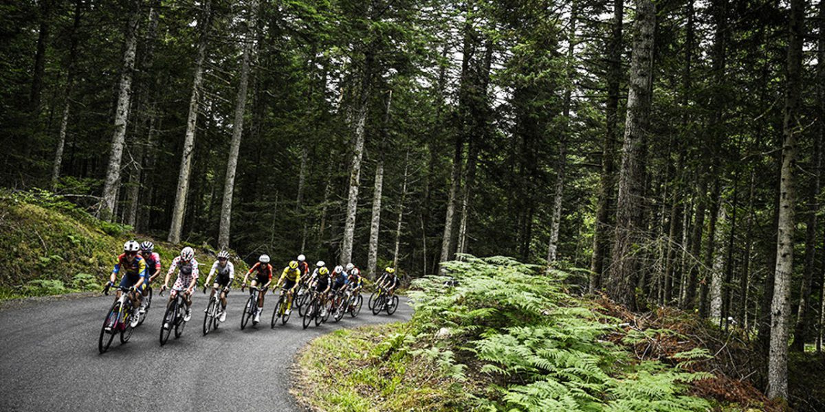 LIVE Tour Femmes (13.40 uur) - Voor het spektakelweekend in de Alpen finishen de vrouwen weer na een afdaling
