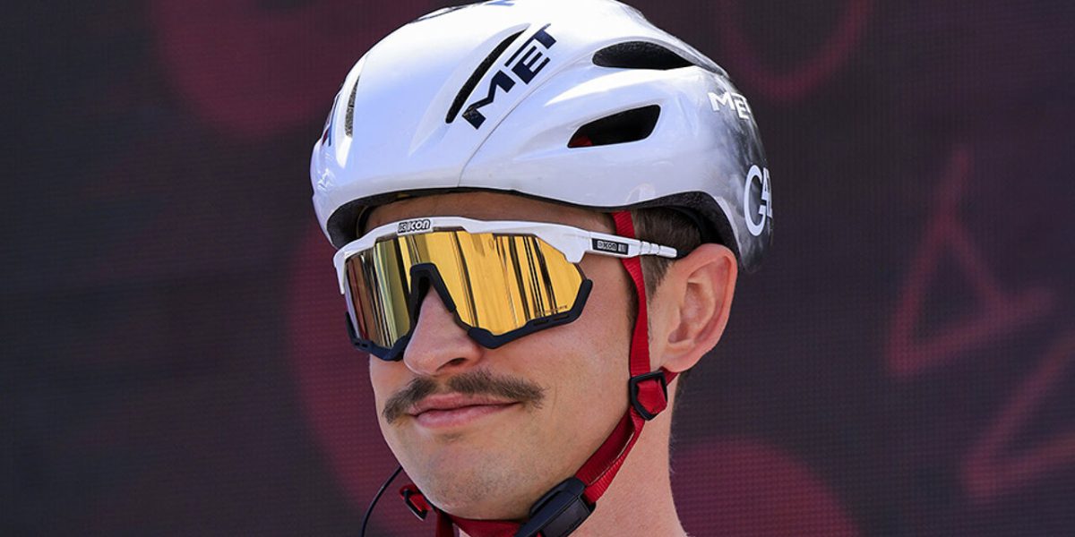 Opgaves in de Giro 2025: Isaac del Toro speelt handlanger Jay Vine kwijt