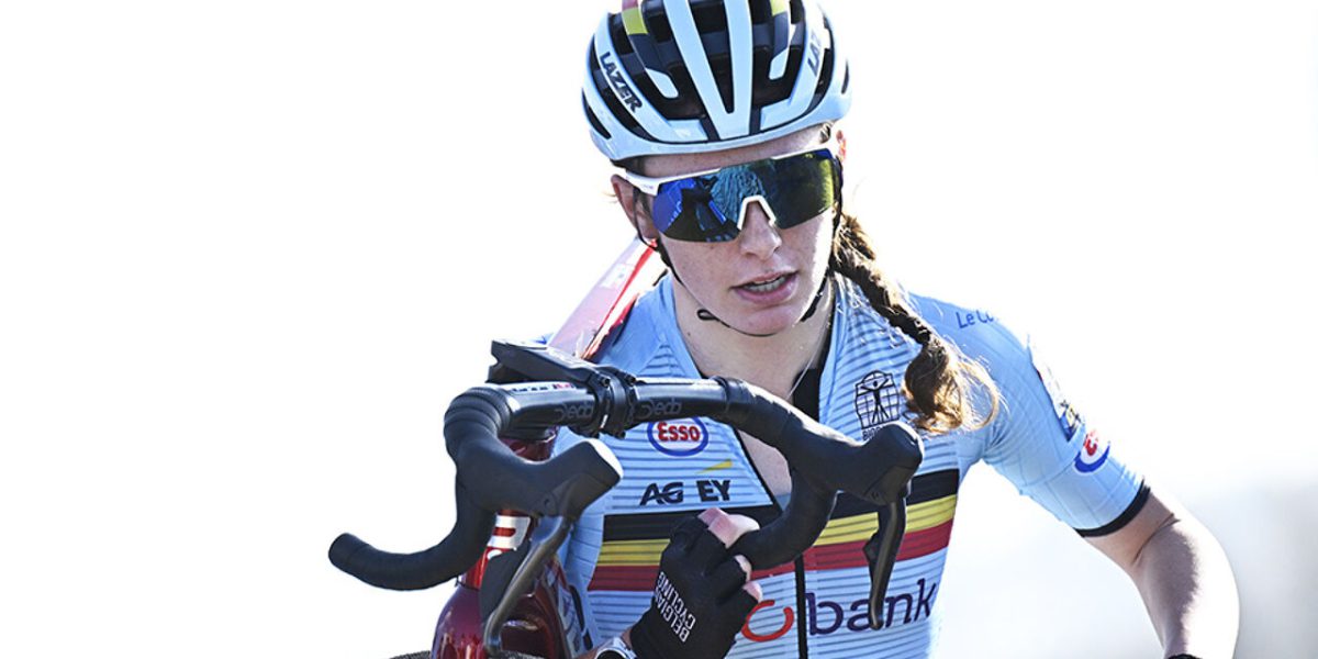 LIVE EK veldrijden: Ook brons wordt moeilijk voor Shanyl De Schoesitter, Leonie Bentveld is op weg naar de Europese titel