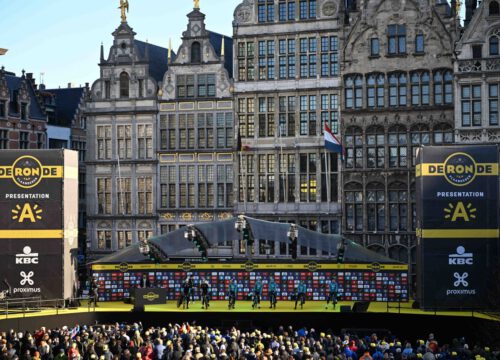 LIVE Ronde van Vlaanderen 2024 | De ploegvoorstelling op de Grote Markt van Antwerpen is begonnen! News – Indeleiderstrui.nl