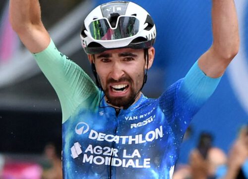 Paret-Peintre volgt met winnen tiende etappe Giro voorbeeld van zijn broer