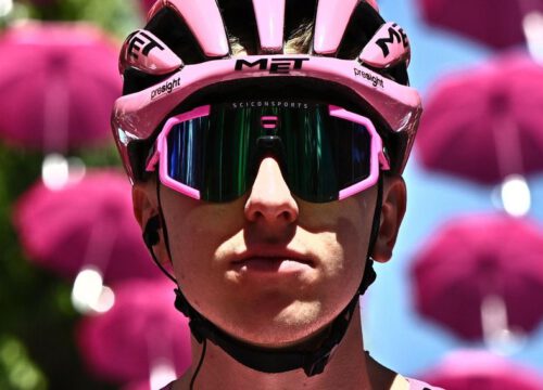 Giro-leider Pogacar beducht voor Ineos: ‘Arensman en Thomas gevaarlijke renners’