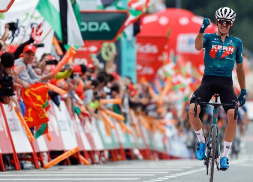 Berrade pakt Vuelta-ritzege in Baskenland, ultieme poging Kruijswijk strandt