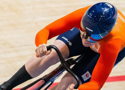 Van de Wouw maakt zich na lastige halve finale klaar voor WK-finale op sprinttoernooi