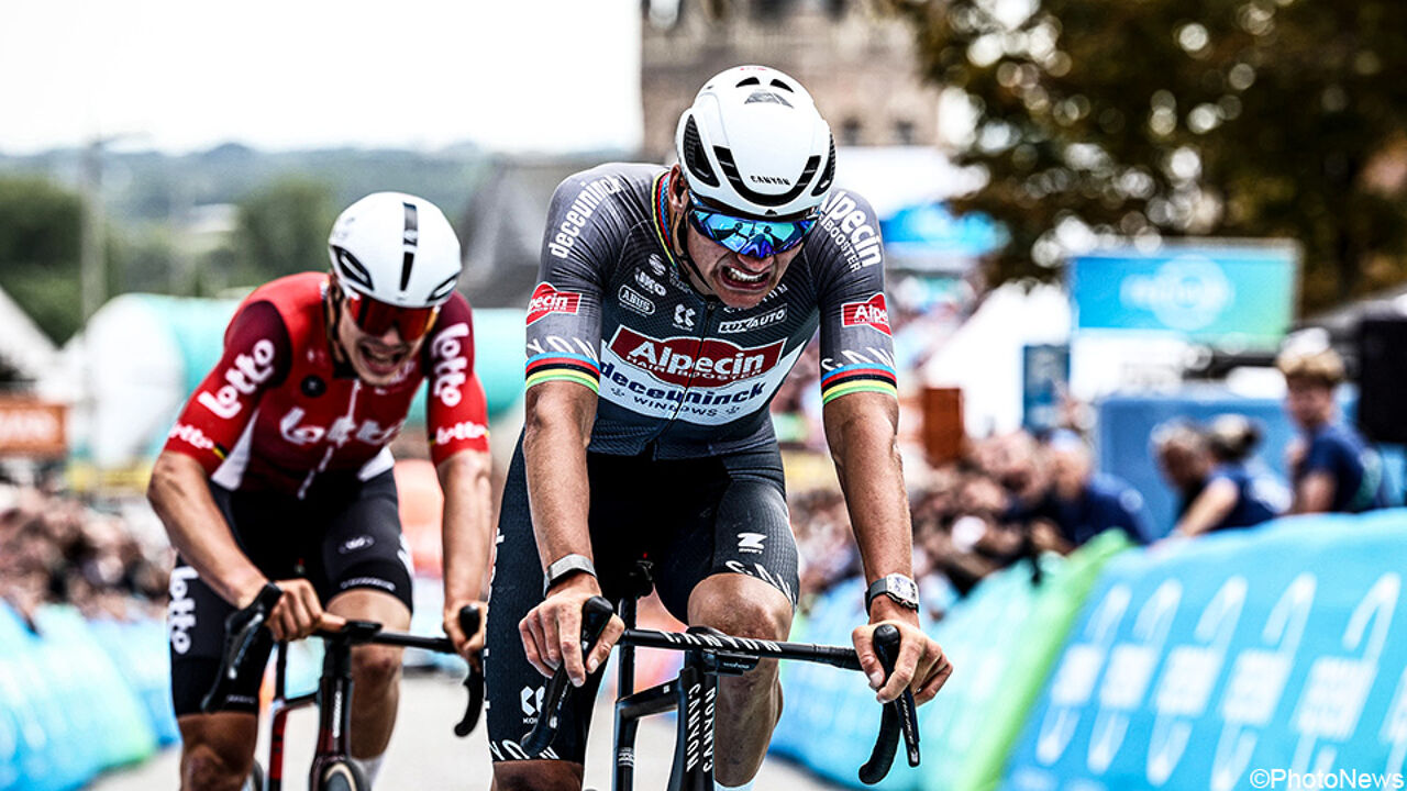 Van der Poel vloert De Lie in prangende sprint op de Vesten in Geraardsbergen in Renewi Tour