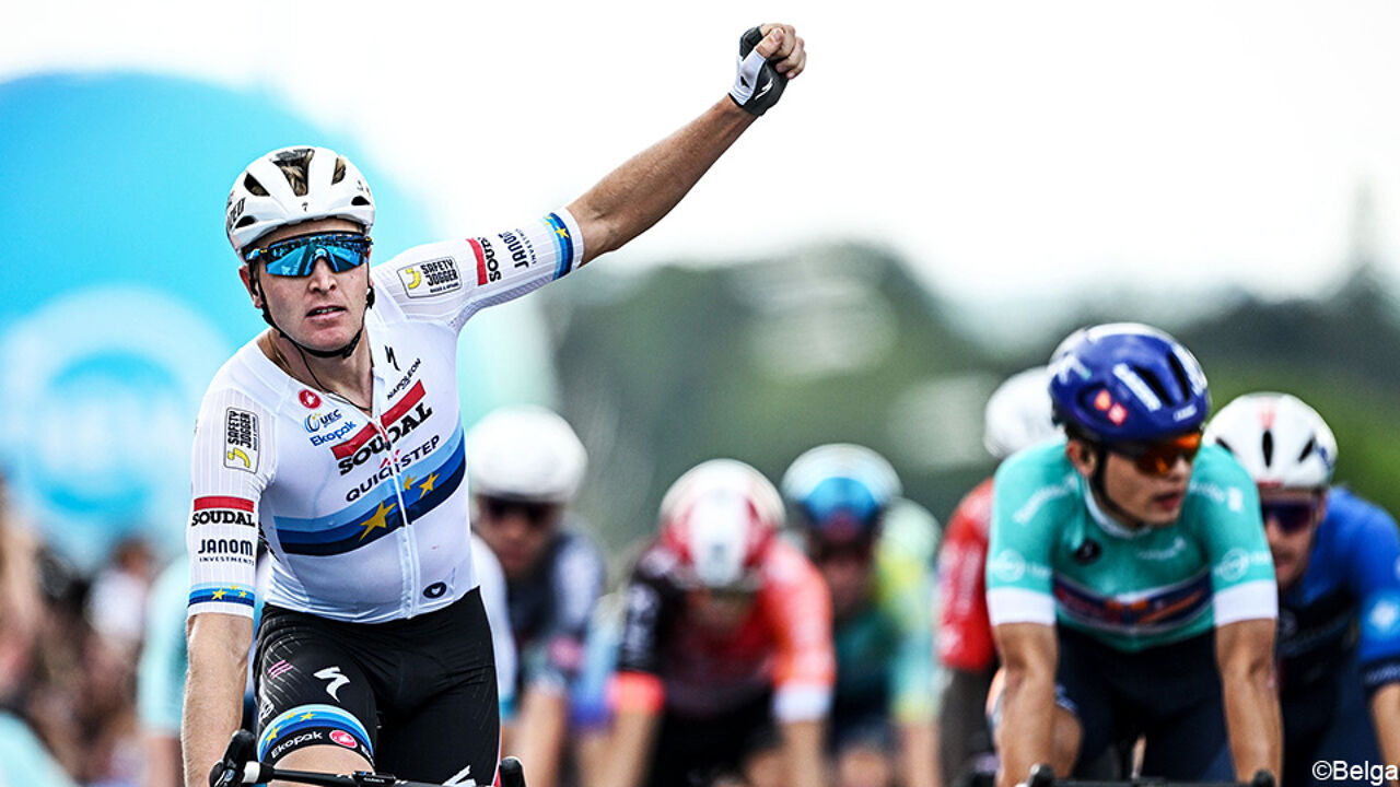 Tim Merlier vindt net op tijd de ruimte en snelt naar tweede ritzege in de Renewi Tour