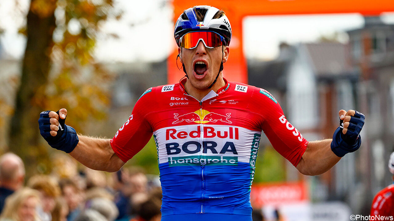 Danny van Poppel laat kampioenentrui schitteren in Tour of Holland na geweldige move