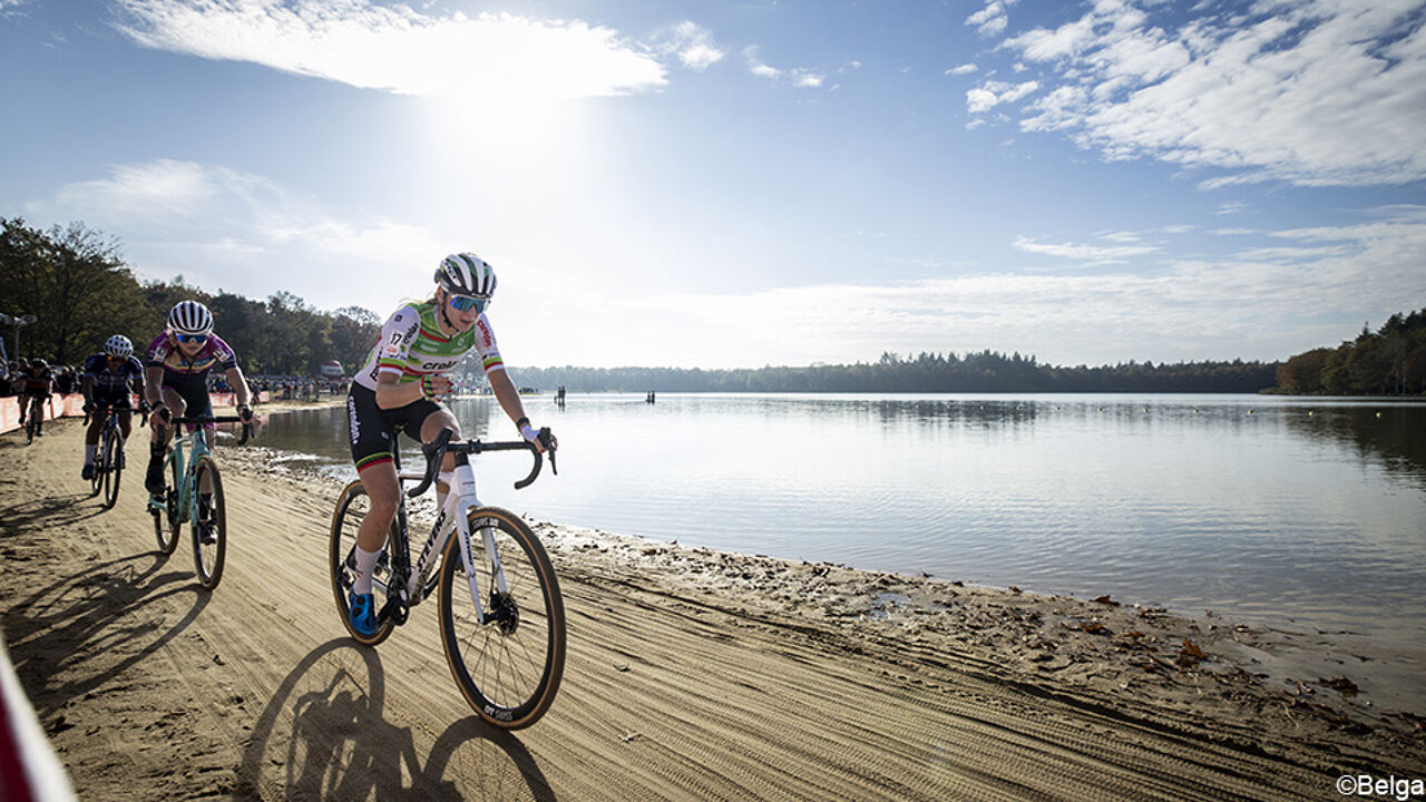 LIVESTREAM (13.30 u): Zet Fem van Empel ook Exact Cross in Heerde op haar palmares? LIVESTREAM (13.30 u): Zet Fem van Empel ook Exact Cross in Heerde op haar palmares?