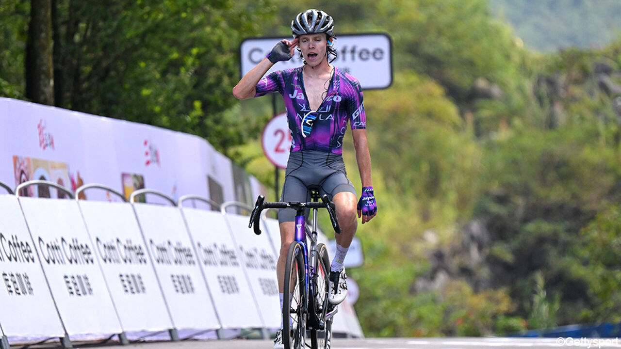 Dubbelslag voor Paul Double: Brit van Jayco-Alula grijpt macht in koninginnenrit Ronde van Guangxi