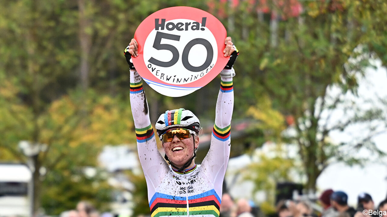 Fem van Empel fladdert naar haar 50e veldritzege, podium kleurt volledig oranje in Heerde Fem van Empel fladdert naar haar 50e veldritzege, podium kleurt volledig oranje in Heerde